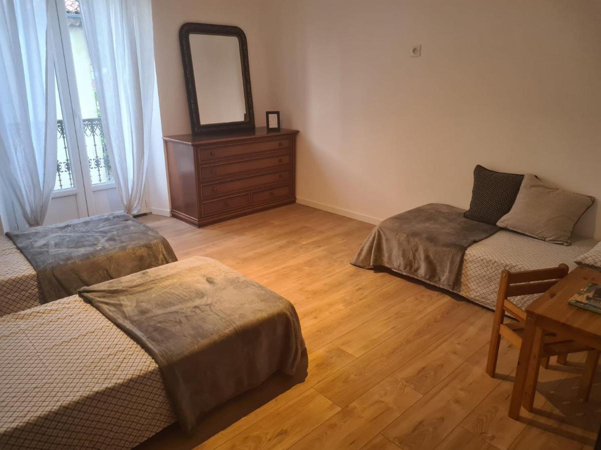 Magnifique Appartement Avec Terrasse Besseges Ngoại thất bức ảnh