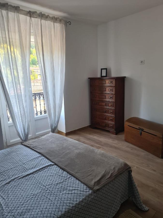 Magnifique Appartement Avec Terrasse Besseges Ngoại thất bức ảnh
